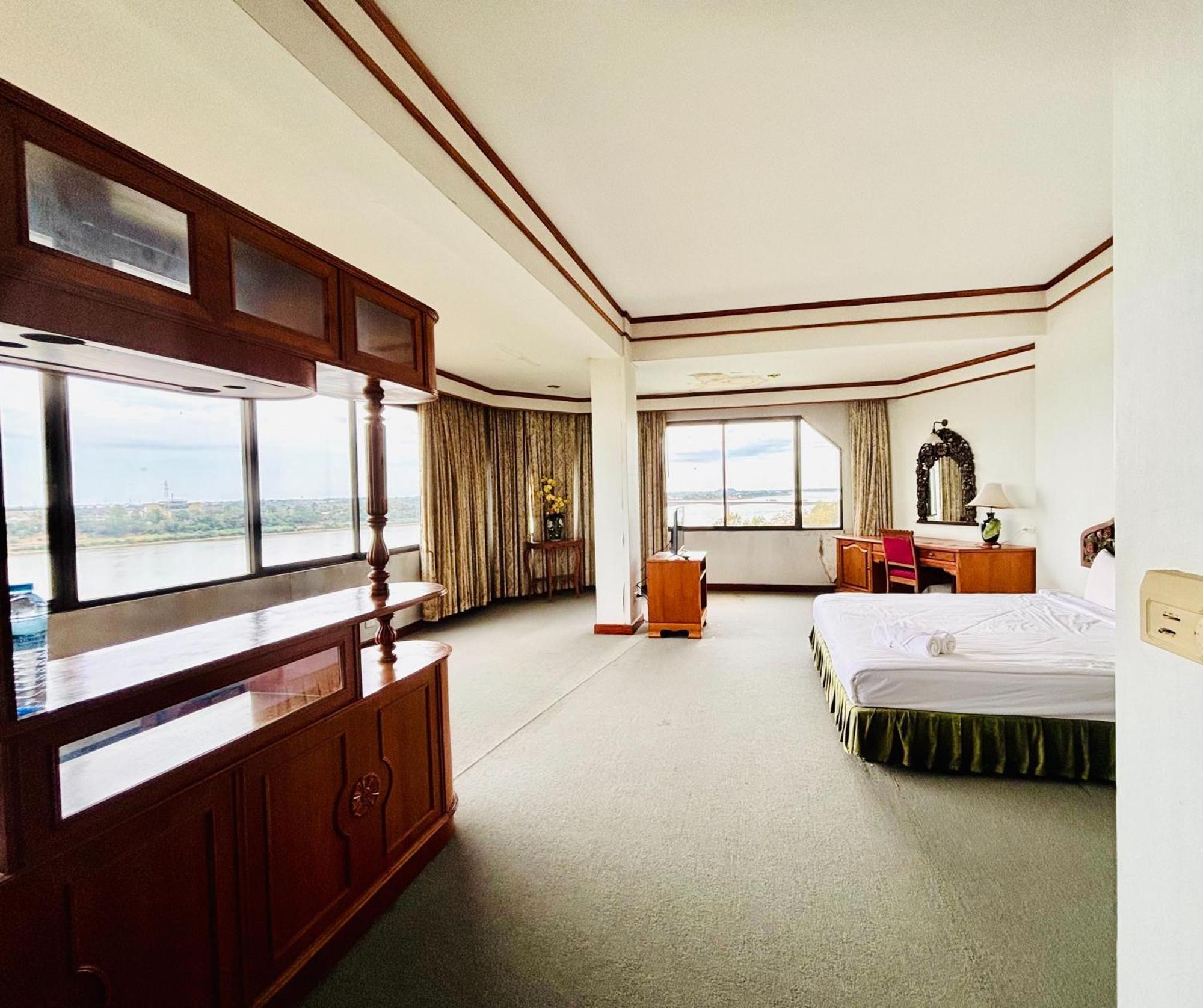 Royal Mekong Riverside Hotel Nong Khai Extérieur photo